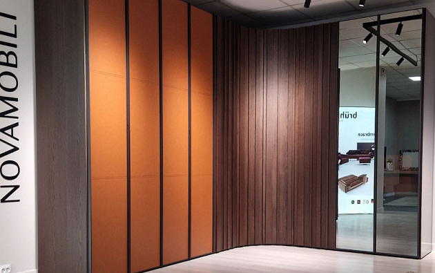 В экспозиции салона "Мебель Германии". фото